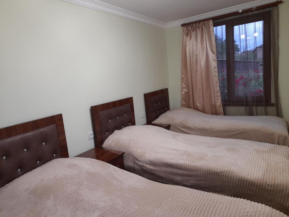 Alex Bnb Татев Екстериор снимка